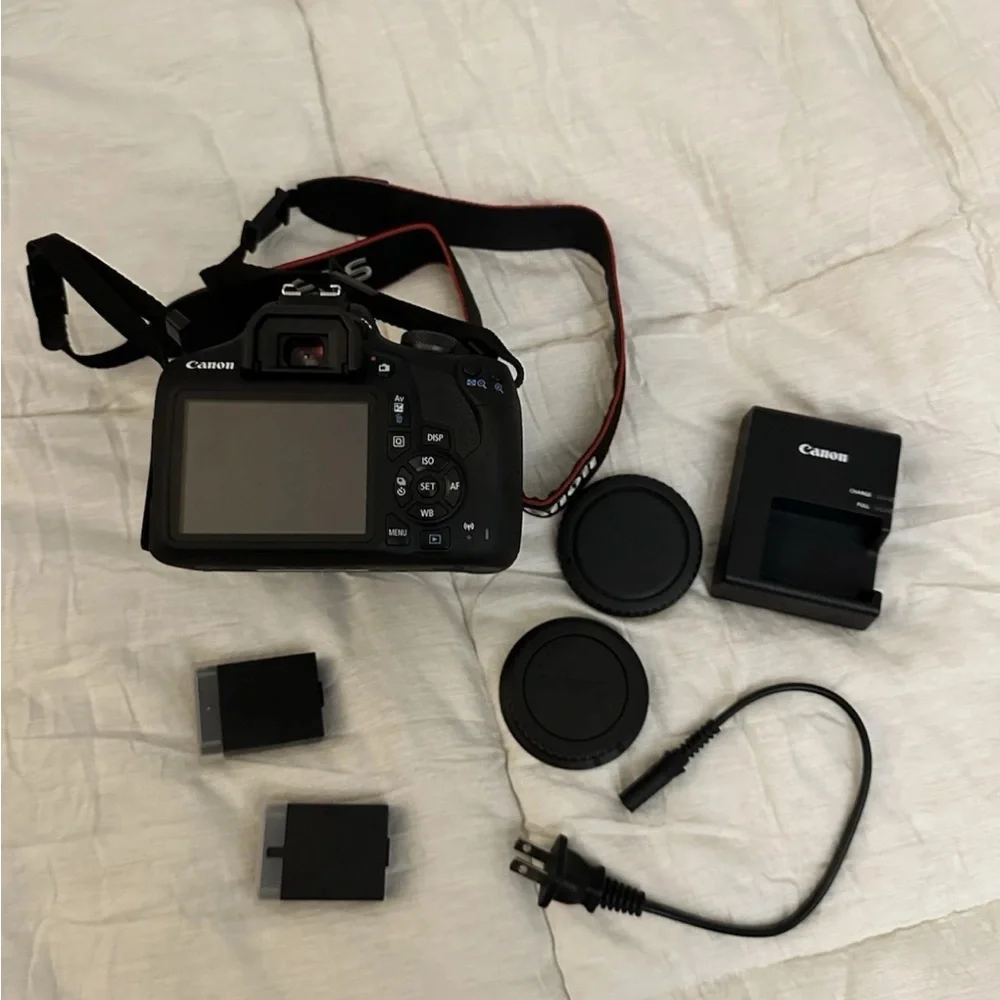 Canon EOS 2000D Black Camera Set with Lens and Charger